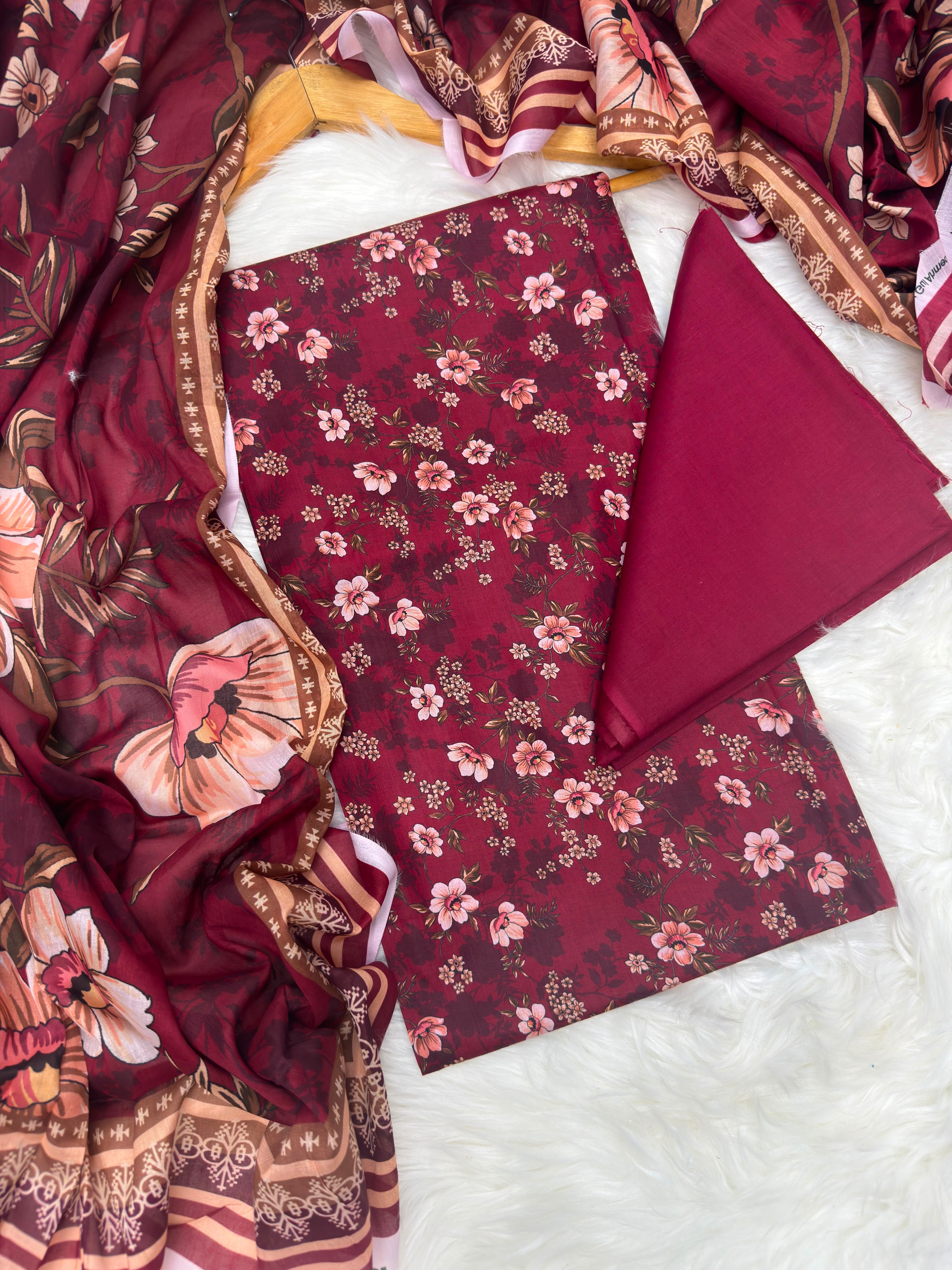 Gul Ahmed Digital Printed Lawn 3-Piece Suit (Code: 5014) – Summer Collection 2026